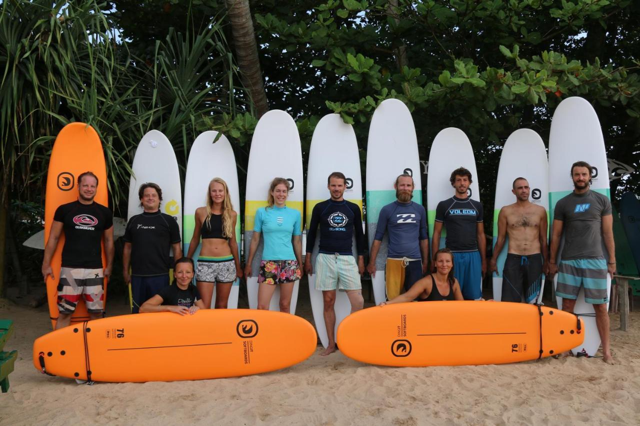 Surf'N Lanka - Surf School Hotel เวลิกามา ภายนอก รูปภาพ